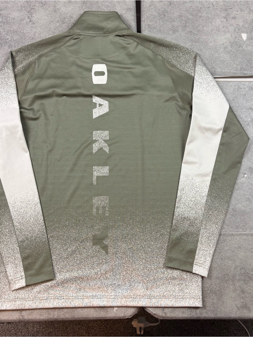 Oakley C1 Bark Pullover in gradient green - Picture 5 of 5